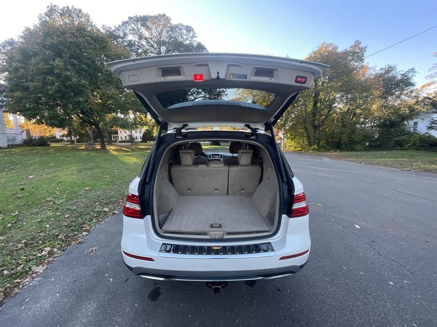2013 Mercedes-Benz M-Class 4MATIC 4dr ML 350, available for sale in Stratford, Connecticut | Wiz Leasing Inc. Stratford, Connecticut 2013 Mercedes-Benz M-Class 4MATIC 4dr ML 350, available for sale in Stratford, Connecticut | Wiz Leasing Inc. Stratford, Connecticut