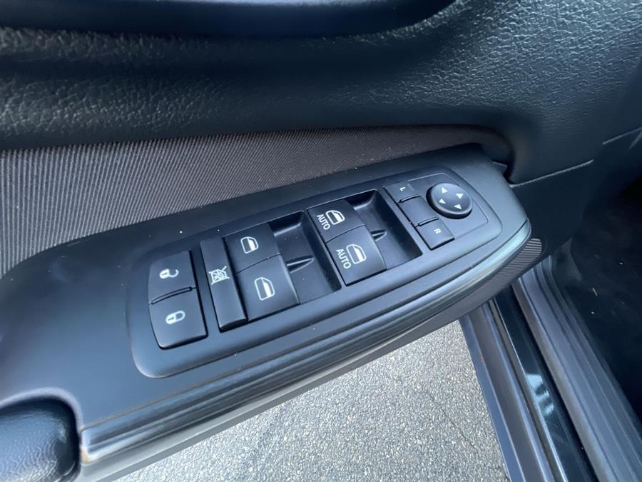 Used Jeep Cherokee 4WD 4dr Latitude 2014 | Wiz Leasing Inc. Stratford, Connecticut Used Jeep Cherokee 4WD 4dr Latitude 2014 | Wiz Leasing Inc. Stratford, Connecticut