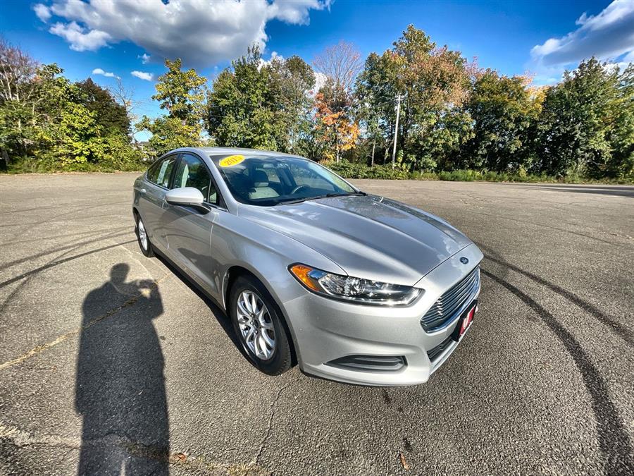 2015 Ford Fusion 4dr Sdn S FWD, available for sale in Stratford, Connecticut | Wiz Leasing Inc. Stratford, Connecticut