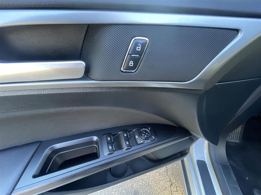 Used Ford Fusion SE FWD 2017 | Wiz Leasing Inc. Stratford, Connecticut Used Ford Fusion SE FWD 2017 | Wiz Leasing Inc. Stratford, Connecticut