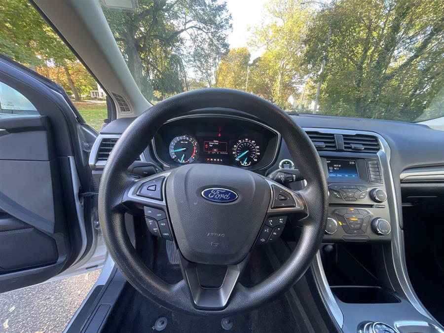 Used Ford Fusion SE FWD 2017 | Wiz Leasing Inc. Stratford, Connecticut Used Ford Fusion SE FWD 2017 | Wiz Leasing Inc. Stratford, Connecticut