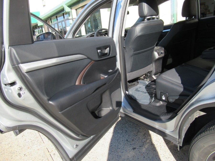 2019 Toyota Highlander LE Plus V6 AWD (Natl), available for sale in Woodside, New York | Pepmore Auto Sales Inc.. Woodside, New York 2019 Toyota Highlander LE Plus V6 AWD (Natl), available for sale in Woodside, New York | Pepmore Auto Sales Inc.. Woodside, New York