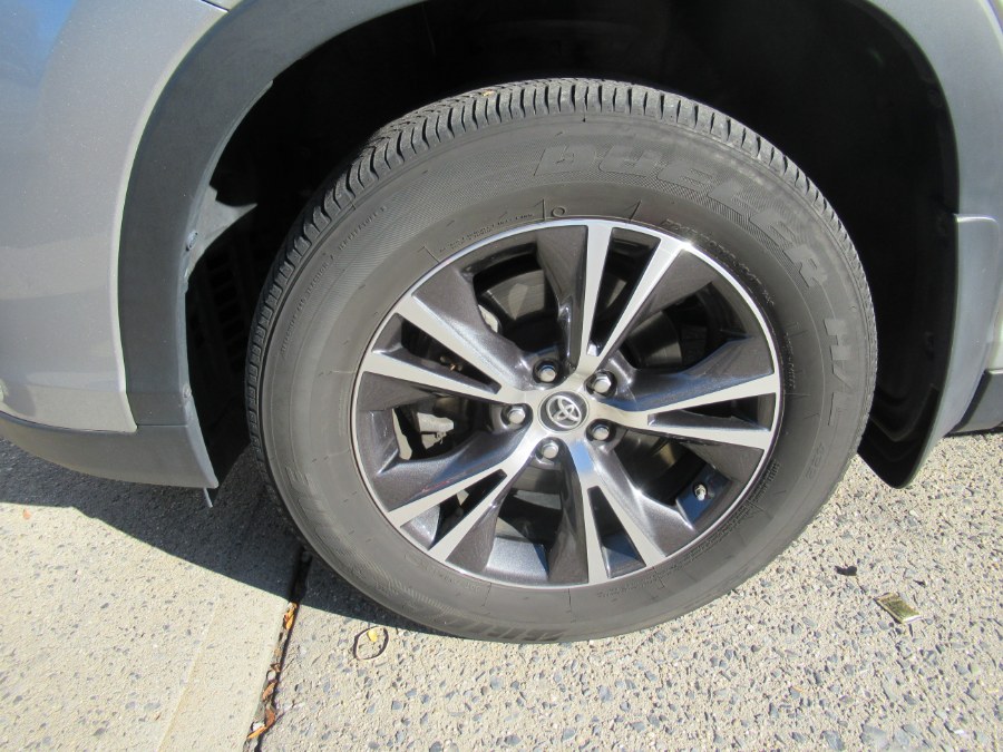2019 Toyota Highlander LE Plus V6 AWD (Natl), available for sale in Woodside, New York | Pepmore Auto Sales Inc.. Woodside, New York 2019 Toyota Highlander LE Plus V6 AWD (Natl), available for sale in Woodside, New York | Pepmore Auto Sales Inc.. Woodside, New York