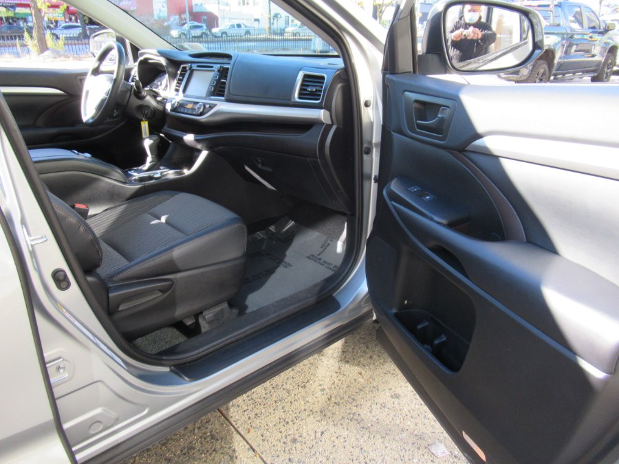 2019 Toyota Highlander LE Plus V6 AWD (Natl), available for sale in Woodside, New York | Pepmore Auto Sales Inc.. Woodside, New York 2019 Toyota Highlander LE Plus V6 AWD (Natl), available for sale in Woodside, New York | Pepmore Auto Sales Inc.. Woodside, New York