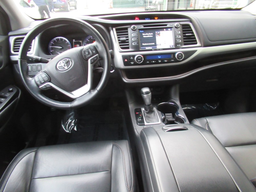 Used Toyota Highlander XLE V6 AWD (Natl) 2018 | Pepmore Auto Sales Inc.. Woodside, New York Used Toyota Highlander XLE V6 AWD (Natl) 2018 | Pepmore Auto Sales Inc.. Woodside, New York