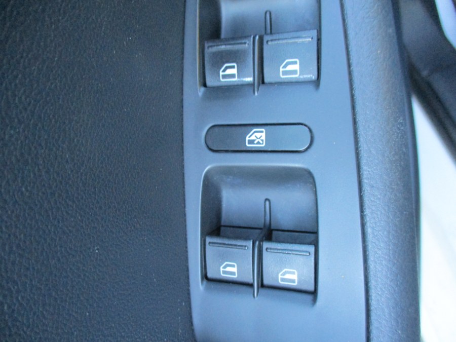 Used Volkswagen Jetta Sedan 4dr Auto 1.8T SE PZEV 2015 | Cos Central Auto. Meriden, Connecticut Used Volkswagen Jetta Sedan 4dr Auto 1.8T SE PZEV 2015 | Cos Central Auto. Meriden, Connecticut