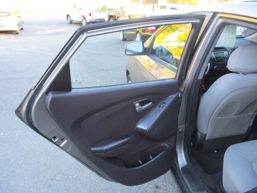 Used Hyundai Tucson GLS 2010 | Cos Central Auto. Meriden, Connecticut Used Hyundai Tucson GLS 2010 | Cos Central Auto. Meriden, Connecticut