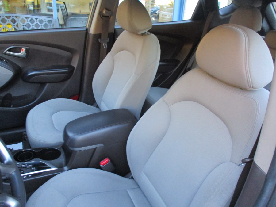 Used Hyundai Tucson GLS 2010 | Cos Central Auto. Meriden, Connecticut Used Hyundai Tucson GLS 2010 | Cos Central Auto. Meriden, Connecticut