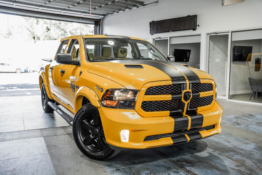 Used Ram 1500 Classic Express 4x4 Crew Cab 5''7" Box 2019 | 26 Motors Corp. Bronx, New York Used Ram 1500 Classic Express 4x4 Crew Cab 5''7" Box 2019 | 26 Motors Corp. Bronx, New York