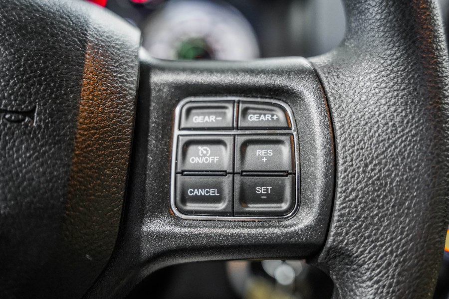 Used Ram 1500 Classic Express 4x4 Crew Cab 5''7" Box 2019 | 26 Motors Corp. Bronx, New York Used Ram 1500 Classic Express 4x4 Crew Cab 5''7" Box 2019 | 26 Motors Corp. Bronx, New York