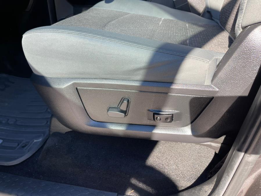 2017 Ram 2500 Big Horn 4x4 Crew Cab 6''4" Box, available for sale in South Windsor, Connecticut | Mike And Tony Auto Sales, Inc. South Windsor, Connecticut 2017 Ram 2500 Big Horn 4x4 Crew Cab 6''4" Box, available for sale in South Windsor, Connecticut | Mike And Tony Auto Sales, Inc. South Windsor, Connecticut