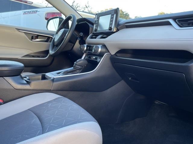 Used Toyota Rav4 XLE 2021 | Blasius Federal Road. Brookfield, Connecticut Used Toyota Rav4 XLE 2021 | Blasius Federal Road. Brookfield, Connecticut