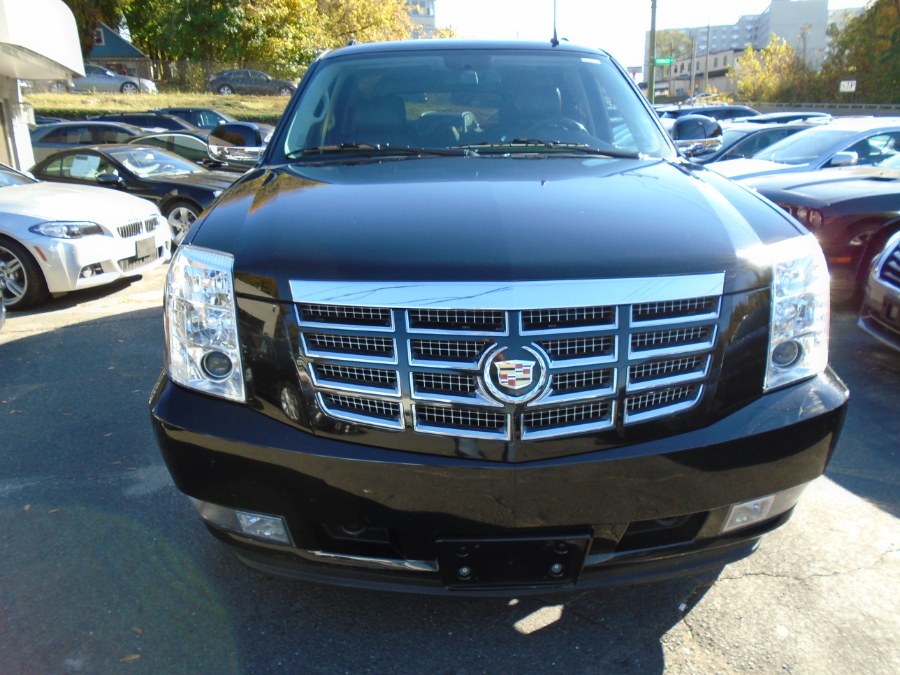 2013 Cadillac Escalade ESV AWD 4dr Luxury, available for sale in Waterbury, Connecticut | Jim Juliani Motors. Waterbury, Connecticut 2013 Cadillac Escalade ESV AWD 4dr Luxury, available for sale in Waterbury, Connecticut | Jim Juliani Motors. Waterbury, Connecticut
