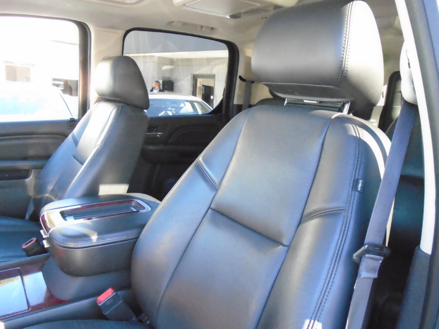 2013 Cadillac Escalade ESV AWD 4dr Luxury, available for sale in Waterbury, Connecticut | Jim Juliani Motors. Waterbury, Connecticut 2013 Cadillac Escalade ESV AWD 4dr Luxury, available for sale in Waterbury, Connecticut | Jim Juliani Motors. Waterbury, Connecticut