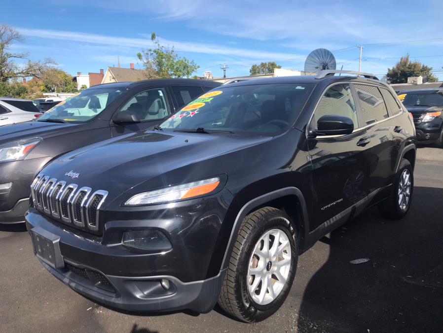 Used Jeep Cherokee 4WD 4dr Latitude 2015 | Affordable Motors Inc. Bridgeport, Connecticut Used Jeep Cherokee 4WD 4dr Latitude 2015 | Affordable Motors Inc. Bridgeport, Connecticut