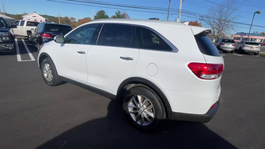 Used Kia Sorento LX FWD 2018 | Wiz Leasing Inc. Stratford, Connecticut Used Kia Sorento LX FWD 2018 | Wiz Leasing Inc. Stratford, Connecticut