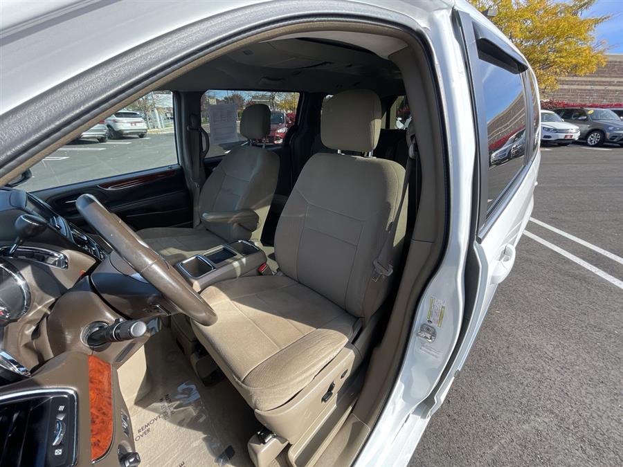 Used Chrysler Town & Country 4dr Wgn Touring 2014 | Wiz Sports and Imports. Milford, Connecticut Used Chrysler Town & Country 4dr Wgn Touring 2014 | Wiz Sports and Imports. Milford, Connecticut