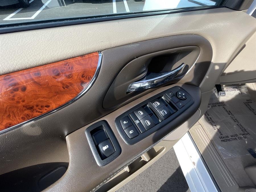 Used Chrysler Town & Country 4dr Wgn Touring 2014 | Wiz Sports and Imports. Milford, Connecticut Used Chrysler Town & Country 4dr Wgn Touring 2014 | Wiz Sports and Imports. Milford, Connecticut