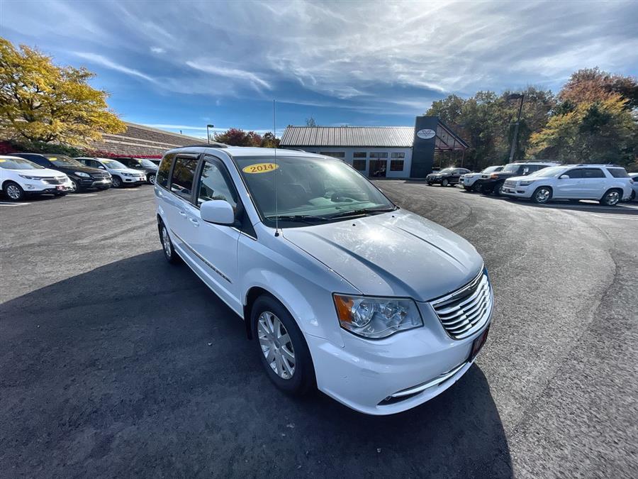Used Chrysler Town & Country 4dr Wgn Touring 2014 | Wiz Sports and Imports. Milford, Connecticut Used Chrysler Town & Country 4dr Wgn Touring 2014 | Wiz Sports and Imports. Milford, Connecticut