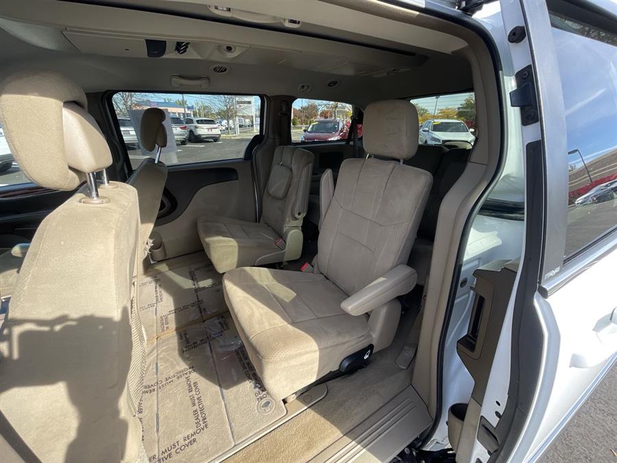 Used Chrysler Town & Country 4dr Wgn Touring 2014 | Wiz Sports and Imports. Milford, Connecticut Used Chrysler Town & Country 4dr Wgn Touring 2014 | Wiz Sports and Imports. Milford, Connecticut