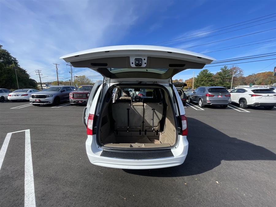 Used Chrysler Town & Country 4dr Wgn Touring 2014 | Wiz Sports and Imports. Milford, Connecticut Used Chrysler Town & Country 4dr Wgn Touring 2014 | Wiz Sports and Imports. Milford, Connecticut