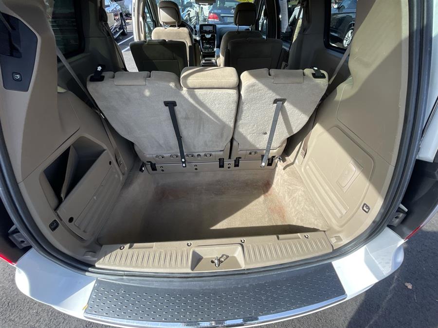 Used Chrysler Town & Country 4dr Wgn Touring 2014 | Wiz Sports and Imports. Milford, Connecticut Used Chrysler Town & Country 4dr Wgn Touring 2014 | Wiz Sports and Imports. Milford, Connecticut