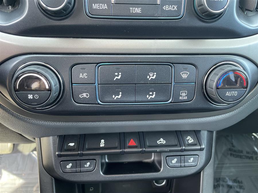 2018 Chevrolet Colorado 4WD Crew Cab 128.3" Z71, available for sale in Stratford, Connecticut | Wiz Leasing Inc. Stratford, Connecticut 2018 Chevrolet Colorado 4WD Crew Cab 128.3" Z71, available for sale in Stratford, Connecticut | Wiz Leasing Inc. Stratford, Connecticut
