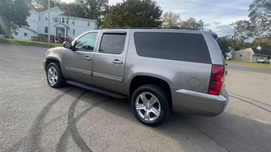 2012 Chevrolet Suburban 4WD 4dr 1500 LT, available for sale in Stratford, Connecticut | Wiz Leasing Inc. Stratford, Connecticut 2012 Chevrolet Suburban 4WD 4dr 1500 LT, available for sale in Stratford, Connecticut | Wiz Leasing Inc. Stratford, Connecticut