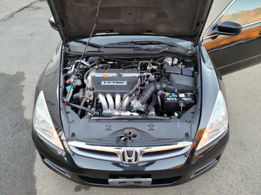 Used Honda Accord Sdn EX-L MT with NAVI 2006 | Cos Central Auto. Meriden, Connecticut Used Honda Accord Sdn EX-L MT with NAVI 2006 | Cos Central Auto. Meriden, Connecticut