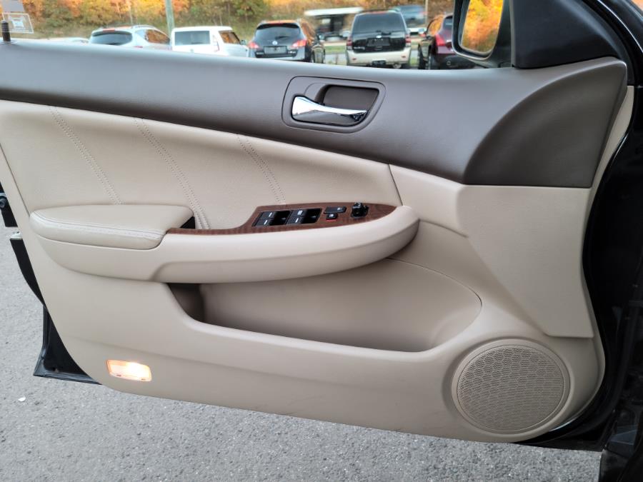 Used Honda Accord Sdn EX-L MT with NAVI 2006 | Cos Central Auto. Meriden, Connecticut Used Honda Accord Sdn EX-L MT with NAVI 2006 | Cos Central Auto. Meriden, Connecticut