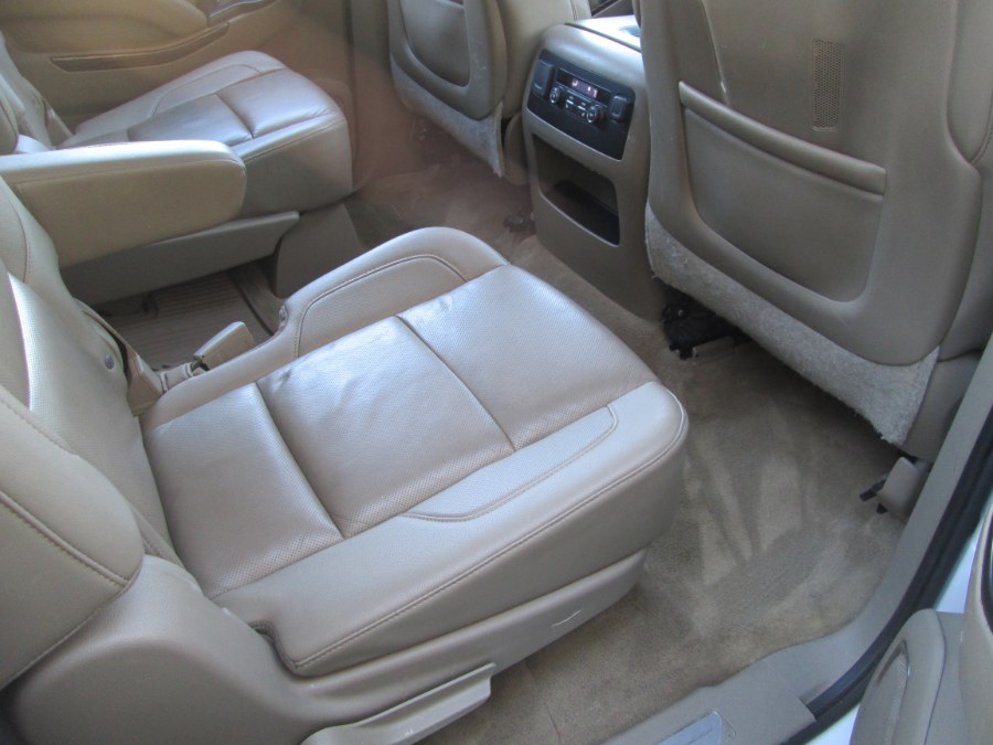 2015 GMC Yukon XL 4WD 4dr SLT, available for sale in Levittown, Pennsylvania | Levittown Auto. Levittown, Pennsylvania 2015 GMC Yukon XL 4WD 4dr SLT, available for sale in Levittown, Pennsylvania | Levittown Auto. Levittown, Pennsylvania