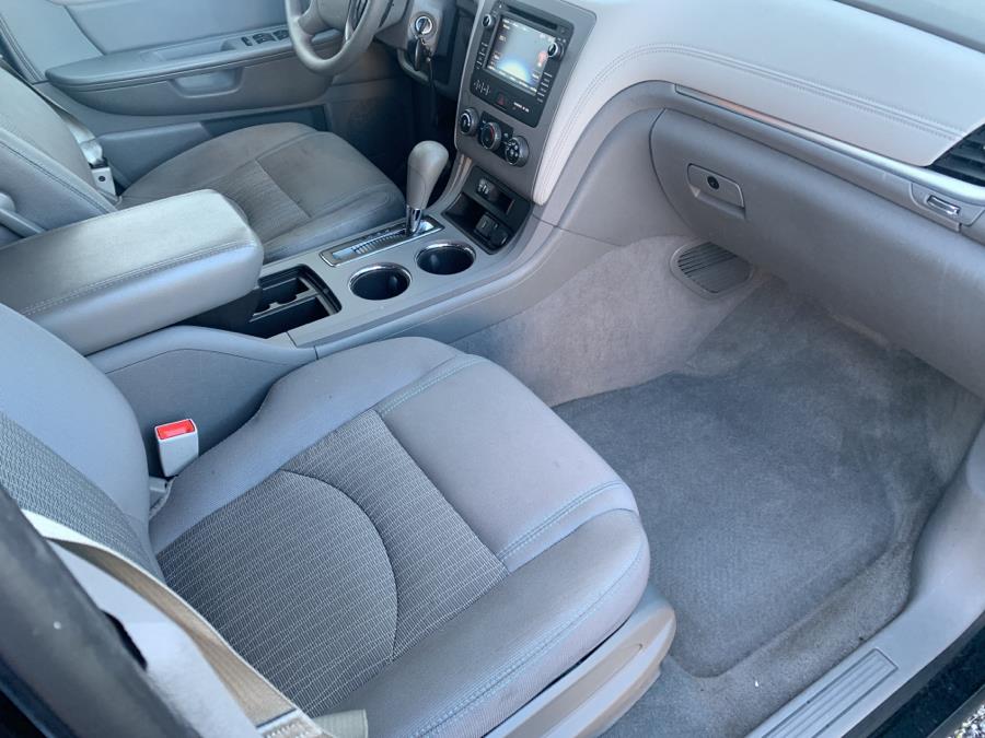 2016 Chevrolet Traverse AWD 4dr LS, available for sale in Milford, Connecticut | Dealertown Auto Wholesalers. Milford, Connecticut 2016 Chevrolet Traverse AWD 4dr LS, available for sale in Milford, Connecticut | Dealertown Auto Wholesalers. Milford, Connecticut