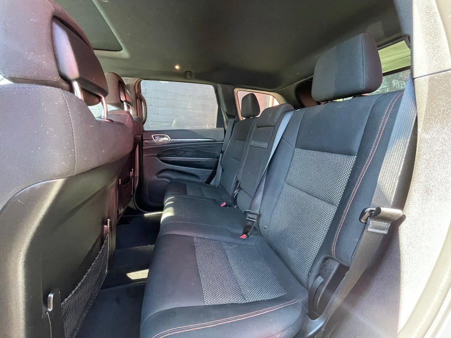 Used Jeep Grand Cherokee 4WD 4dr Laredo 2016 | RT Auto Center LLC. Newark, New Jersey Used Jeep Grand Cherokee 4WD 4dr Laredo 2016 | RT Auto Center LLC. Newark, New Jersey