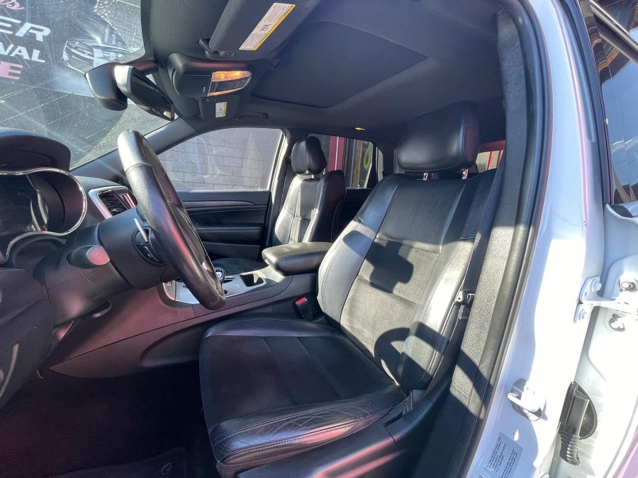 Used Jeep Grand Cherokee 4WD 4dr altitude 2015 | RT Auto Center LLC. Newark, New Jersey Used Jeep Grand Cherokee 4WD 4dr altitude 2015 | RT Auto Center LLC. Newark, New Jersey