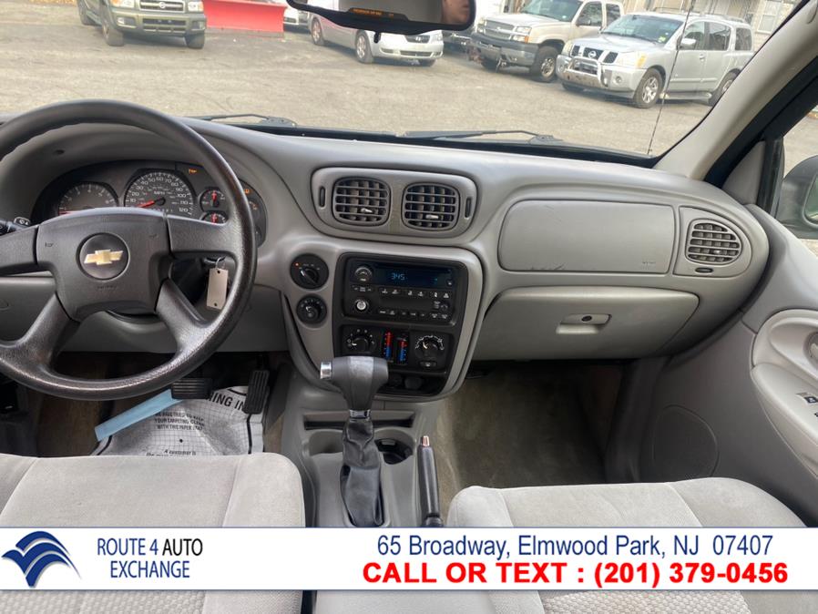 Used Chevrolet TrailBlazer 4WD 4dr LT w/1LT 2009 | Route 4 Auto Exchange. Elmwood Park, New Jersey Used Chevrolet TrailBlazer 4WD 4dr LT w/1LT 2009 | Route 4 Auto Exchange. Elmwood Park, New Jersey