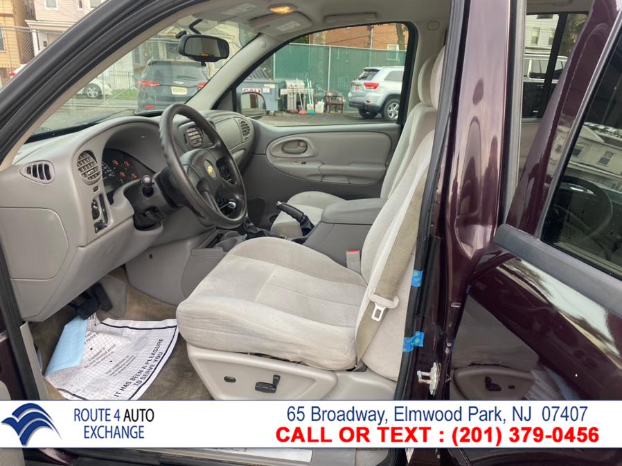 Used Chevrolet TrailBlazer 4WD 4dr LT w/1LT 2009 | Route 4 Auto Exchange. Elmwood Park, New Jersey Used Chevrolet TrailBlazer 4WD 4dr LT w/1LT 2009 | Route 4 Auto Exchange. Elmwood Park, New Jersey