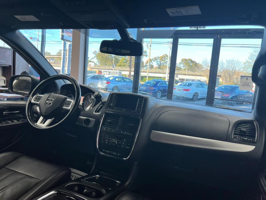 Used Dodge Grand Caravan GT Wagon 2019 | Power Motors East. Massapequa Park, New York Used Dodge Grand Caravan GT Wagon 2019 | Power Motors East. Massapequa Park, New York