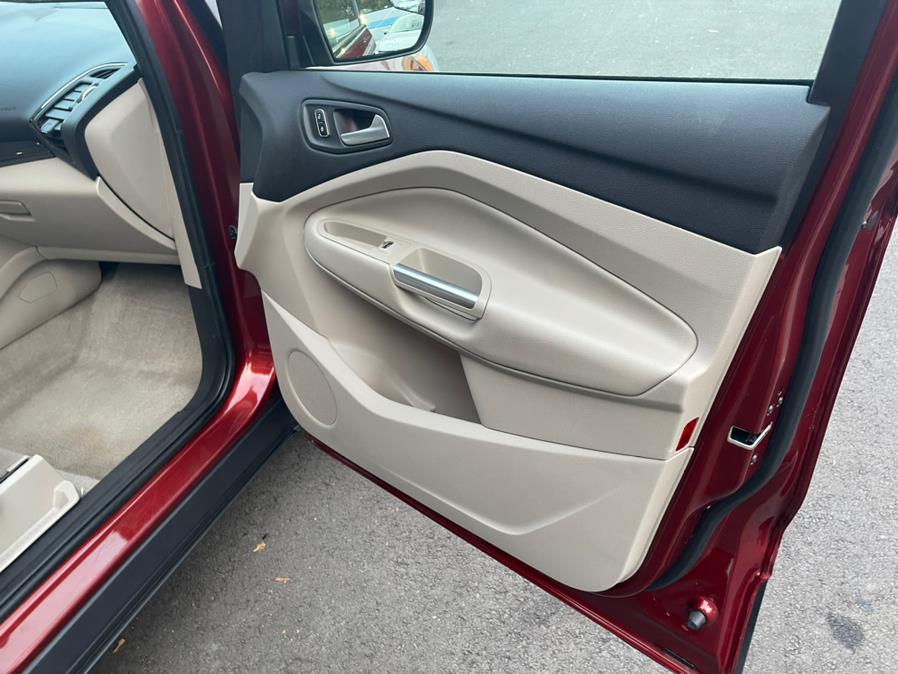 Used Ford Escape 4WD 4dr Titanium 2016 | Auto Match LLC. Waterbury, Connecticut Used Ford Escape 4WD 4dr Titanium 2016 | Auto Match LLC. Waterbury, Connecticut