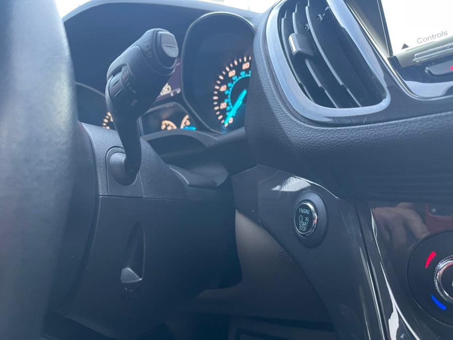 Used Ford Escape 4WD 4dr Titanium 2016 | Auto Match LLC. Waterbury, Connecticut Used Ford Escape 4WD 4dr Titanium 2016 | Auto Match LLC. Waterbury, Connecticut