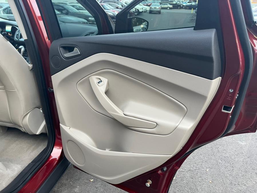 Used Ford Escape 4WD 4dr Titanium 2016 | Auto Match LLC. Waterbury, Connecticut Used Ford Escape 4WD 4dr Titanium 2016 | Auto Match LLC. Waterbury, Connecticut