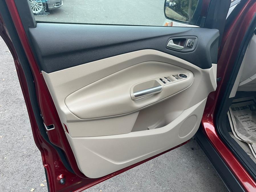 Used Ford Escape 4WD 4dr Titanium 2016 | Auto Match LLC. Waterbury, Connecticut Used Ford Escape 4WD 4dr Titanium 2016 | Auto Match LLC. Waterbury, Connecticut