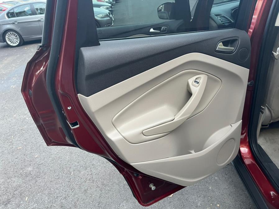 Used Ford Escape 4WD 4dr Titanium 2016 | Auto Match LLC. Waterbury, Connecticut Used Ford Escape 4WD 4dr Titanium 2016 | Auto Match LLC. Waterbury, Connecticut