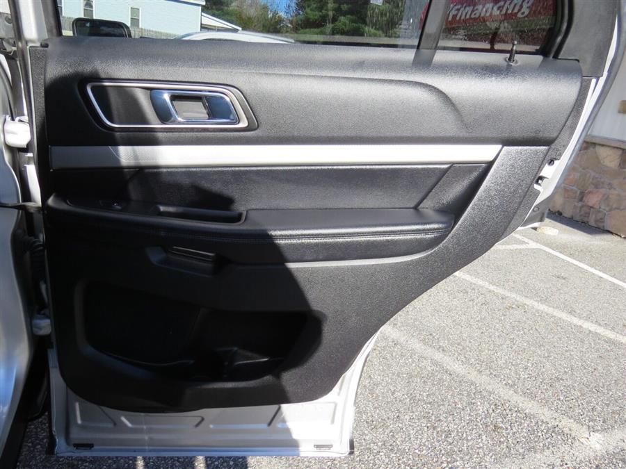 Used Ford Explorer XLT AWD 4dr SUV 2017 | Lake City Exports Inc. Auburn, Maine Used Ford Explorer XLT AWD 4dr SUV 2017 | Lake City Exports Inc. Auburn, Maine