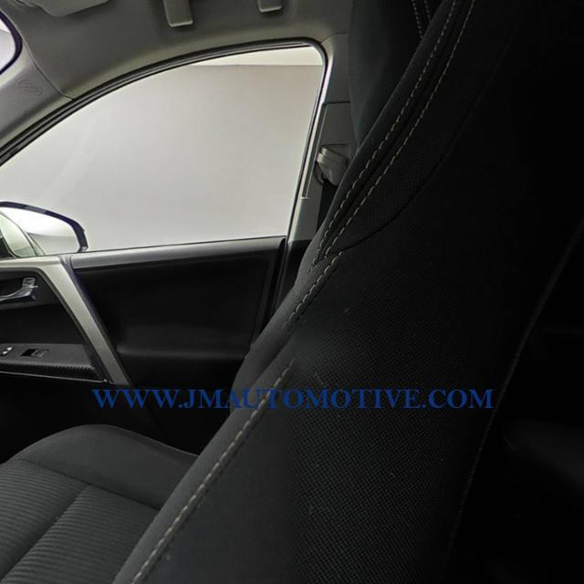 2014 Toyota Rav4 AWD 4dr XLE, available for sale in Naugatuck, Connecticut | J&M Automotive Sls&Svc LLC. Naugatuck, Connecticut 2014 Toyota Rav4 AWD 4dr XLE, available for sale in Naugatuck, Connecticut | J&M Automotive Sls&Svc LLC. Naugatuck, Connecticut