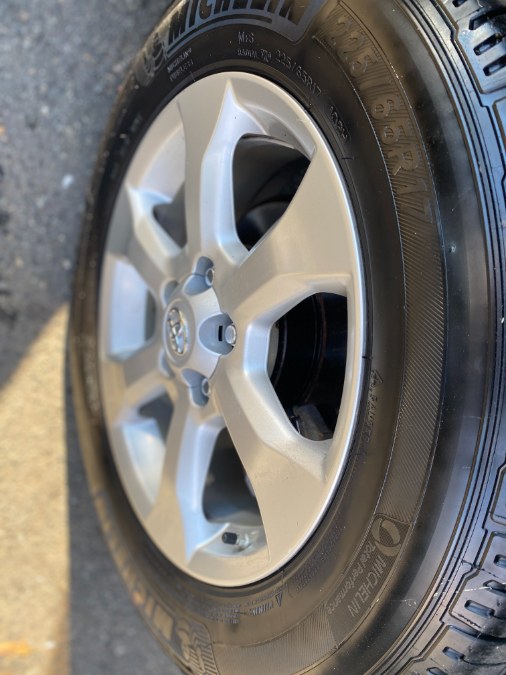 2009 Toyota RAV4 4WD 4dr V6 5-Spd AT Ltd, available for sale in Middle Village, New York | Middle Village Motors . Middle Village, New York 2009 Toyota RAV4 4WD 4dr V6 5-Spd AT Ltd, available for sale in Middle Village, New York | Middle Village Motors . Middle Village, New York