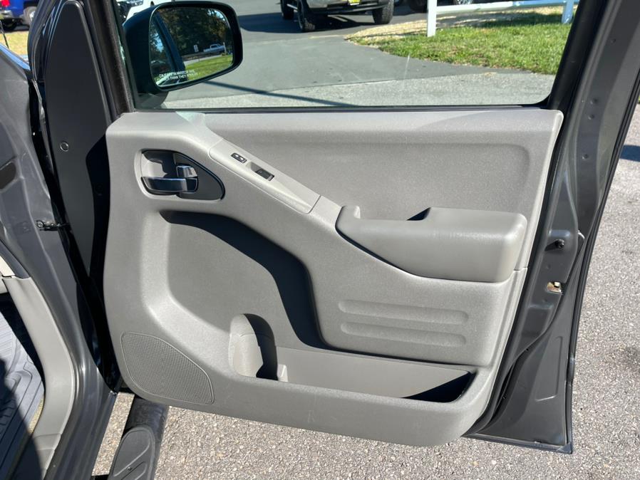2015 Nissan Frontier 4WD Crew Cab LWB Auto SV, available for sale in South Windsor, Connecticut | Mike And Tony Auto Sales, Inc. South Windsor, Connecticut 2015 Nissan Frontier 4WD Crew Cab LWB Auto SV, available for sale in South Windsor, Connecticut | Mike And Tony Auto Sales, Inc. South Windsor, Connecticut