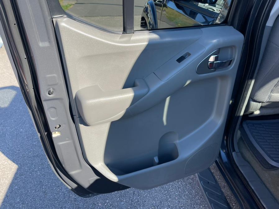 2015 Nissan Frontier 4WD Crew Cab LWB Auto SV, available for sale in South Windsor, Connecticut | Mike And Tony Auto Sales, Inc. South Windsor, Connecticut 2015 Nissan Frontier 4WD Crew Cab LWB Auto SV, available for sale in South Windsor, Connecticut | Mike And Tony Auto Sales, Inc. South Windsor, Connecticut