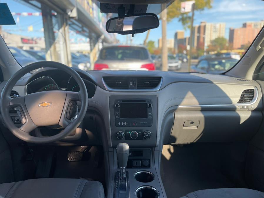 Used Chevrolet Traverse AWD 4dr LS 2015 | NYC Automart Inc. Brooklyn, New York Used Chevrolet Traverse AWD 4dr LS 2015 | NYC Automart Inc. Brooklyn, New York