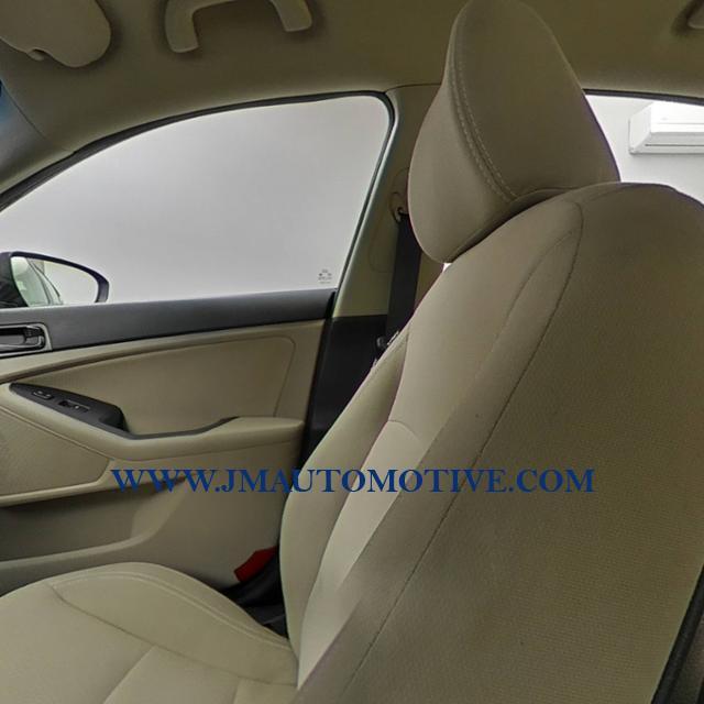 2015 Kia Optima 4dr Sdn LX, available for sale in Naugatuck, Connecticut | J&M Automotive Sls&Svc LLC. Naugatuck, Connecticut 2015 Kia Optima 4dr Sdn LX, available for sale in Naugatuck, Connecticut | J&M Automotive Sls&Svc LLC. Naugatuck, Connecticut
