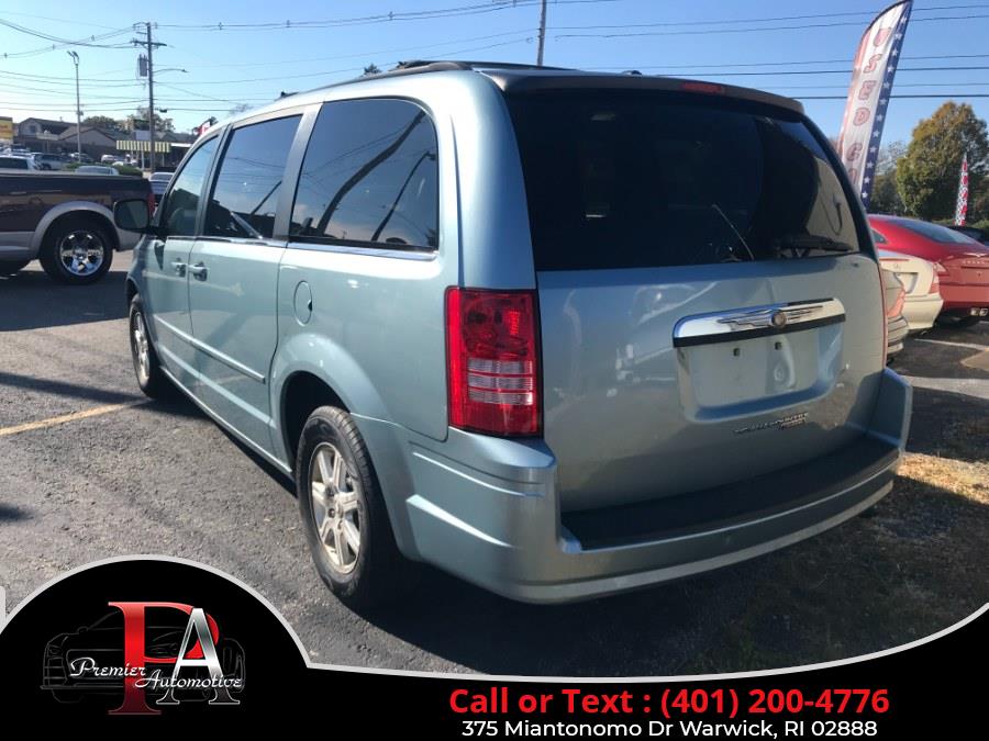 Used Chrysler Town & Country 4dr Wgn Touring 2008 | Premier Automotive Sales. Warwick, Rhode Island